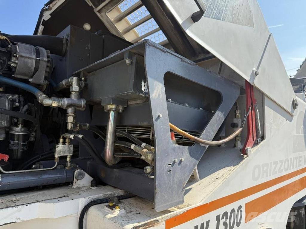Wirtgen W 1300F アスファルトコールドミリングマシーン