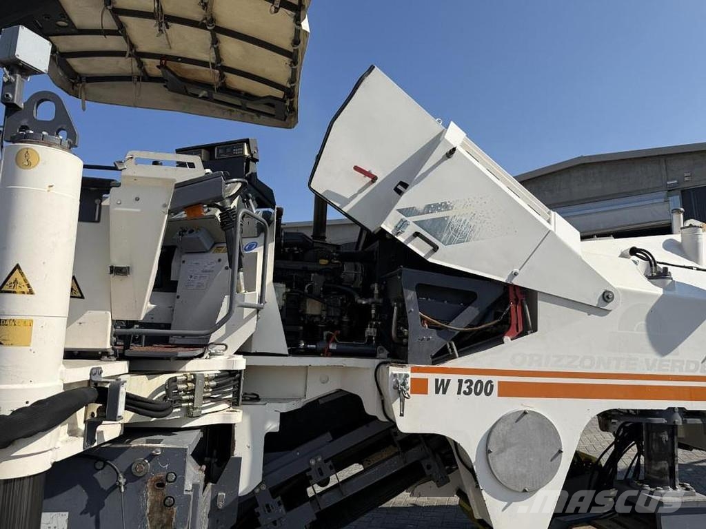 Wirtgen W 1300F アスファルトコールドミリングマシーン