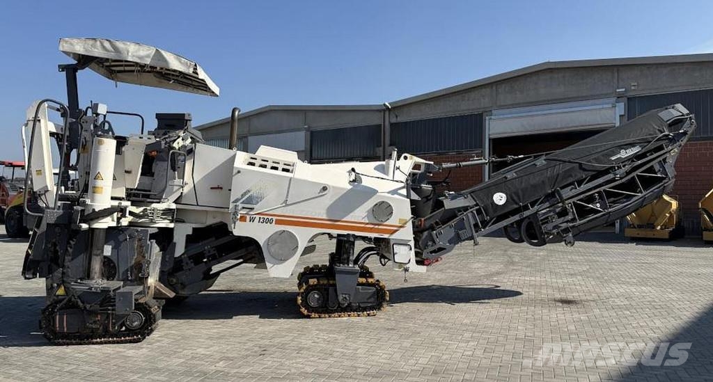 Wirtgen W 1300F アスファルトコールドミリングマシーン