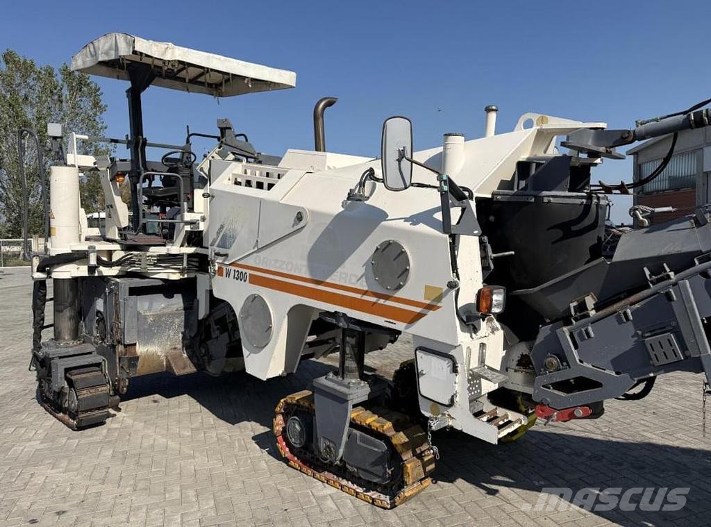 Wirtgen W 1300F アスファルトコールドミリングマシーン