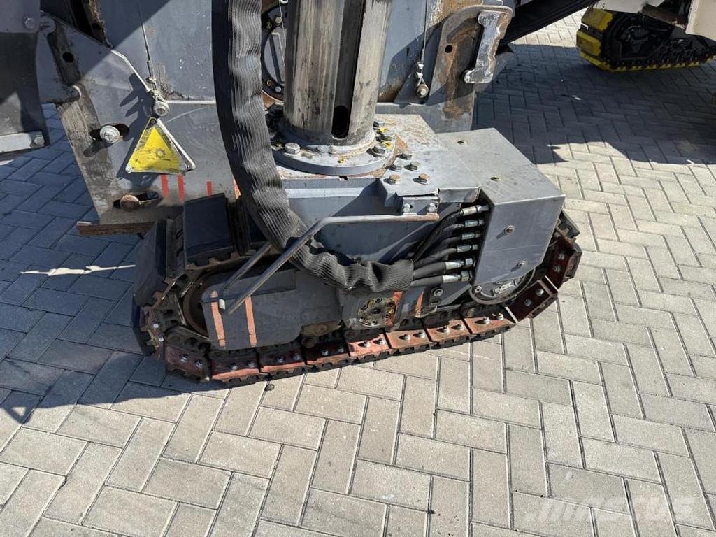 Wirtgen W 1300F アスファルトコールドミリングマシーン