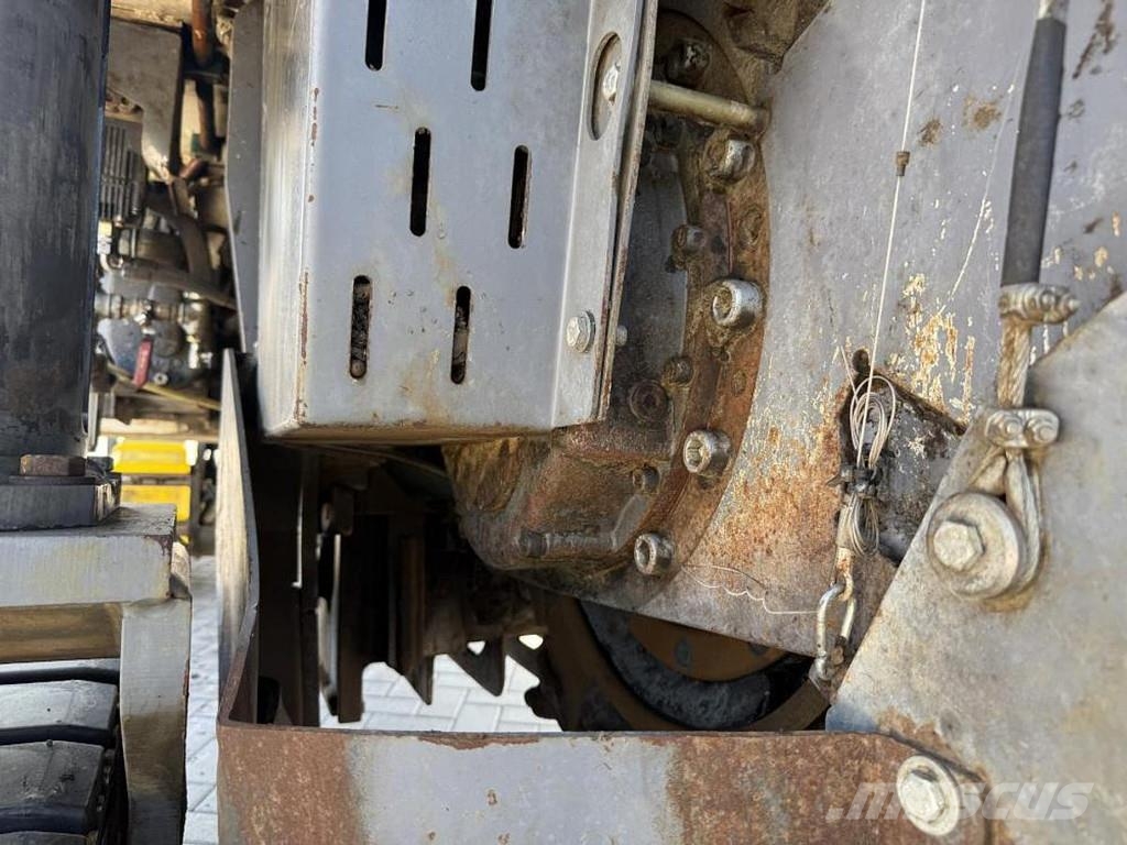 Wirtgen W 1300F アスファルトコールドミリングマシーン