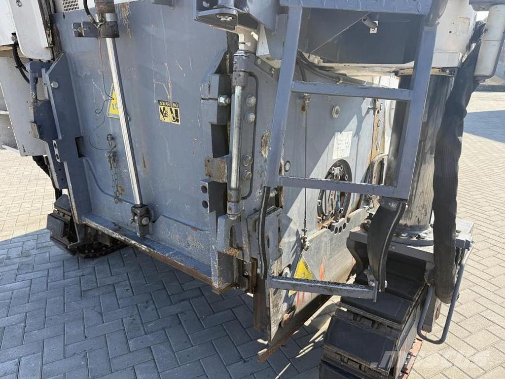 Wirtgen W 1300F アスファルトコールドミリングマシーン