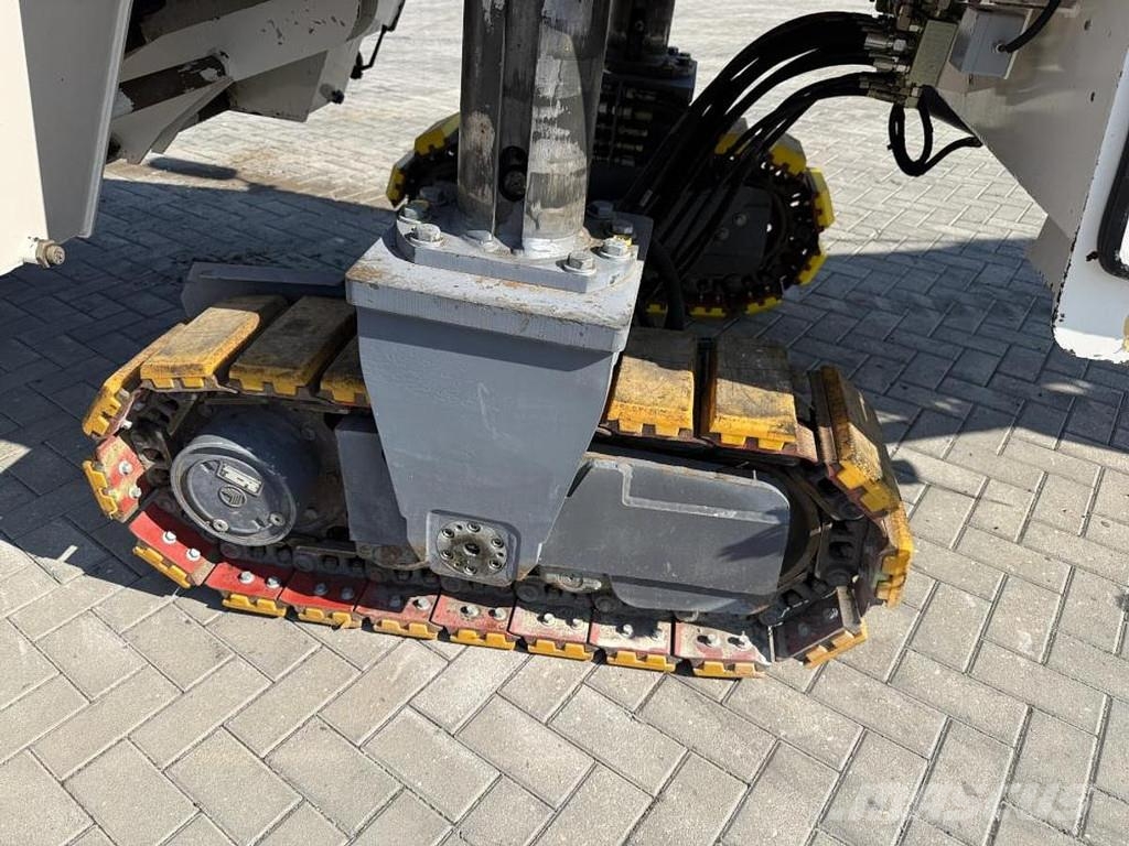 Wirtgen W 1300F アスファルトコールドミリングマシーン