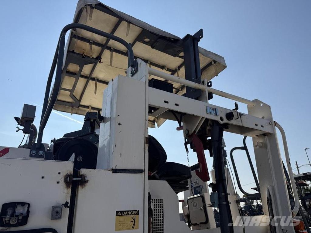 Wirtgen W 1300F アスファルトコールドミリングマシーン