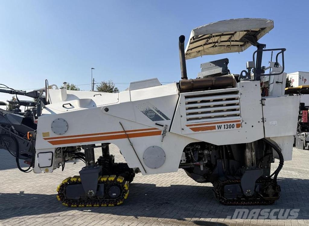 Wirtgen W 1300F アスファルトコールドミリングマシーン