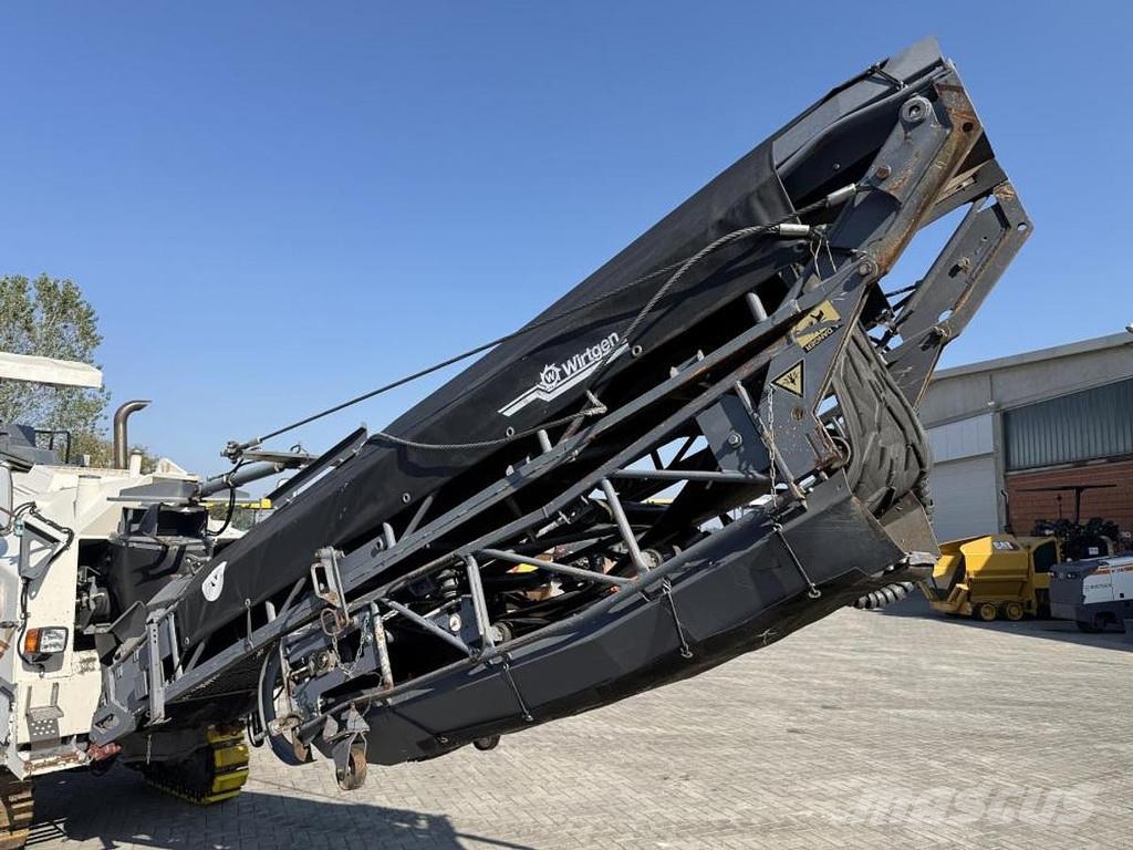 Wirtgen W 1300F アスファルトコールドミリングマシーン