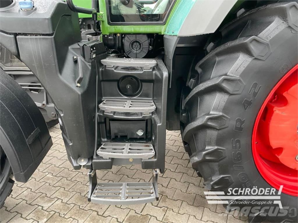 Fendt 824 VARIO S4 PROFI PLUS Tractors