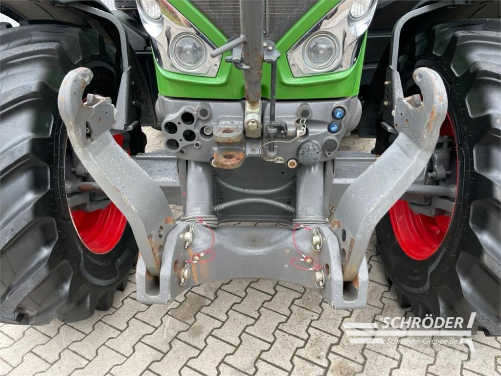 Fendt 824 VARIO S4 PROFI PLUS Tractors