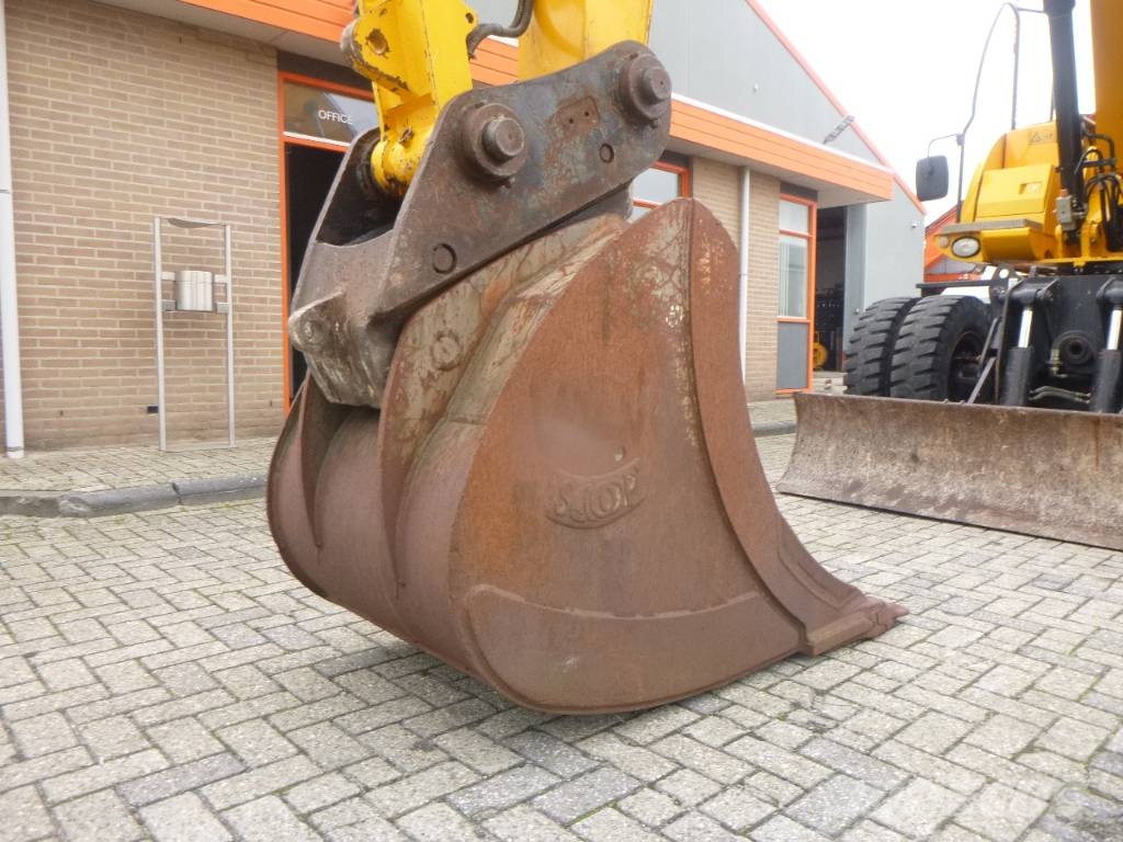 JCB JS 175 W Pyöräkaivukoneet