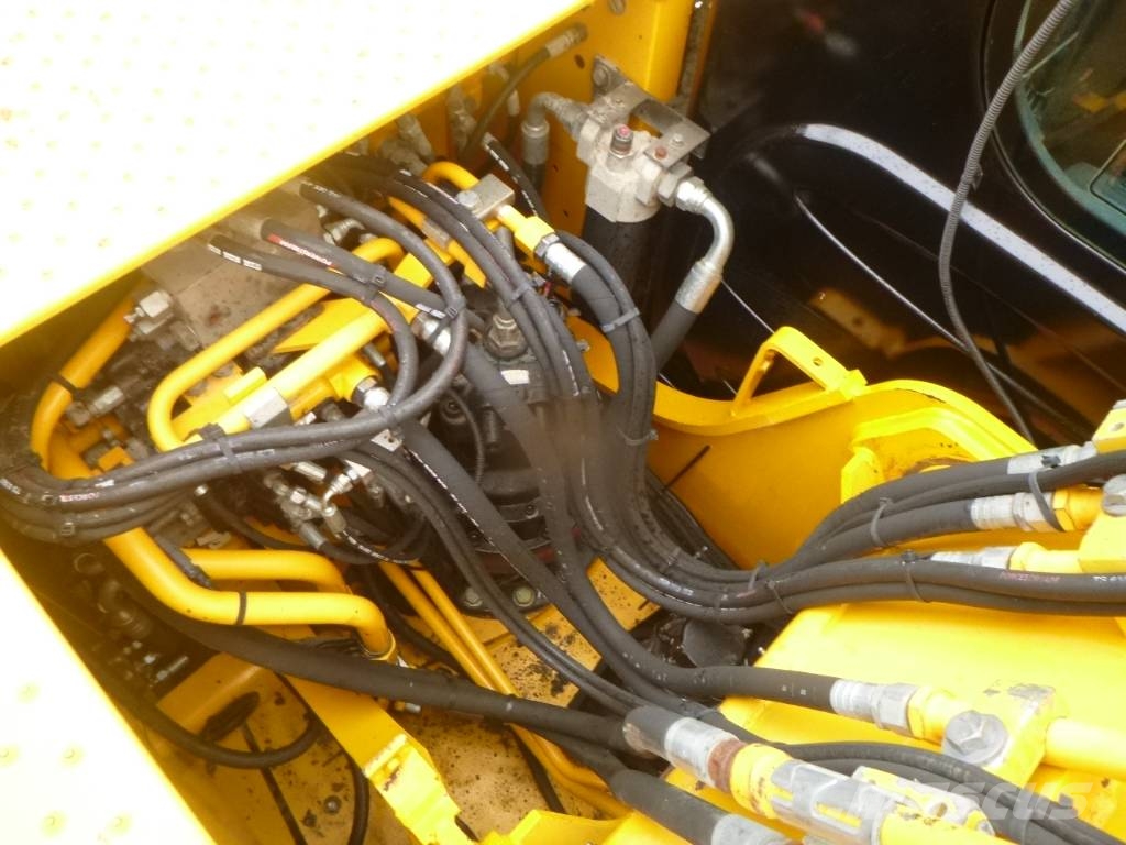 JCB JS 175 W Pyöräkaivukoneet