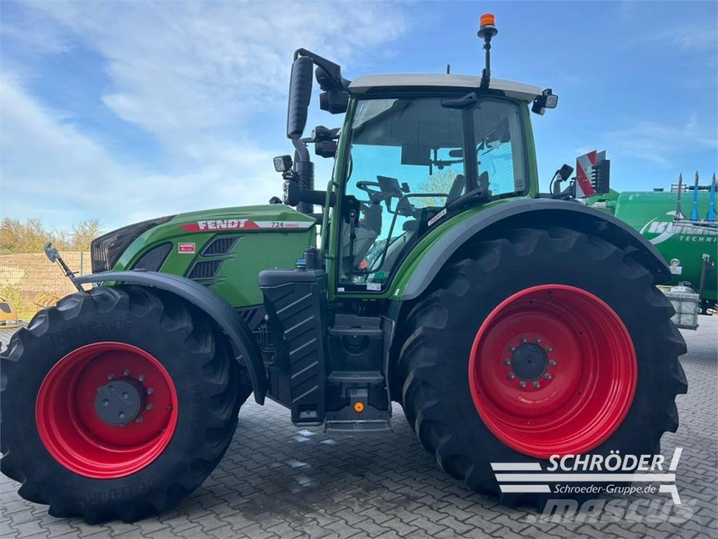 Fendt 724 VARIO GEN6 PROFI PLUS Трактори