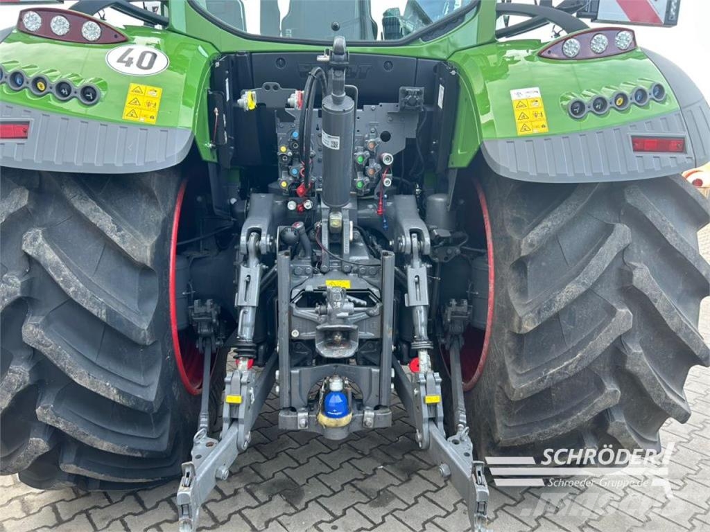 Fendt 724 VARIO GEN6 PROFI PLUS Трактори