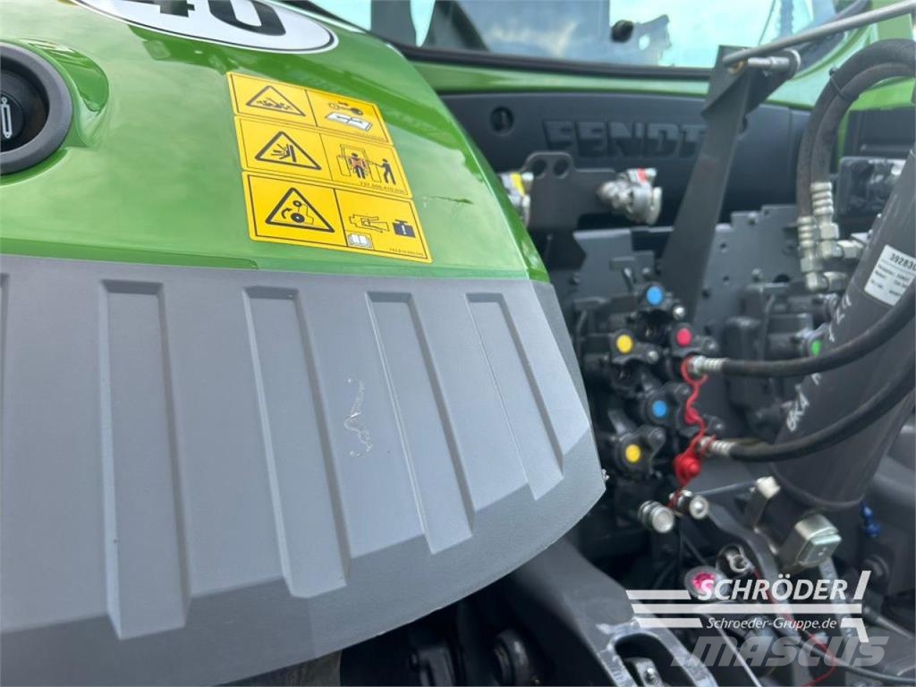 Fendt 724 VARIO GEN6 PROFI PLUS Трактори