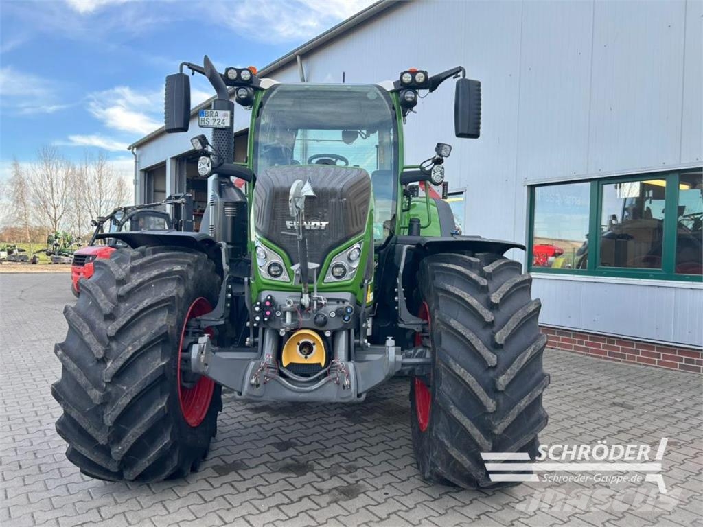 Fendt 724 VARIO GEN6 PROFI PLUS Трактори