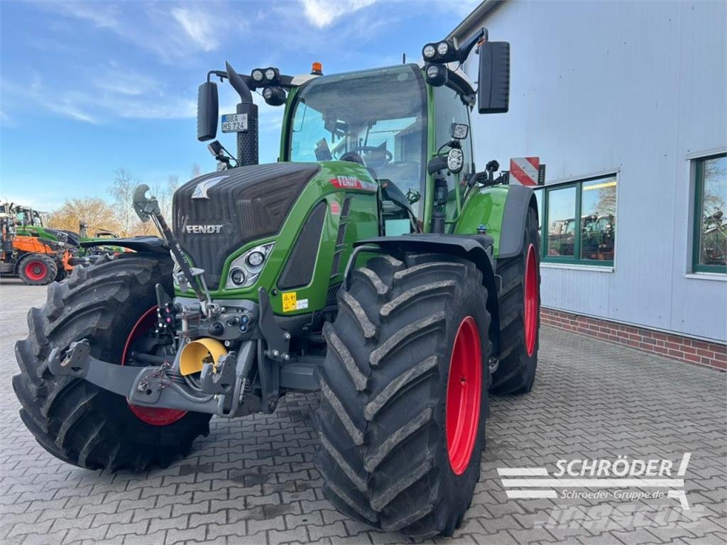 Fendt 724 VARIO GEN6 PROFI PLUS Трактори