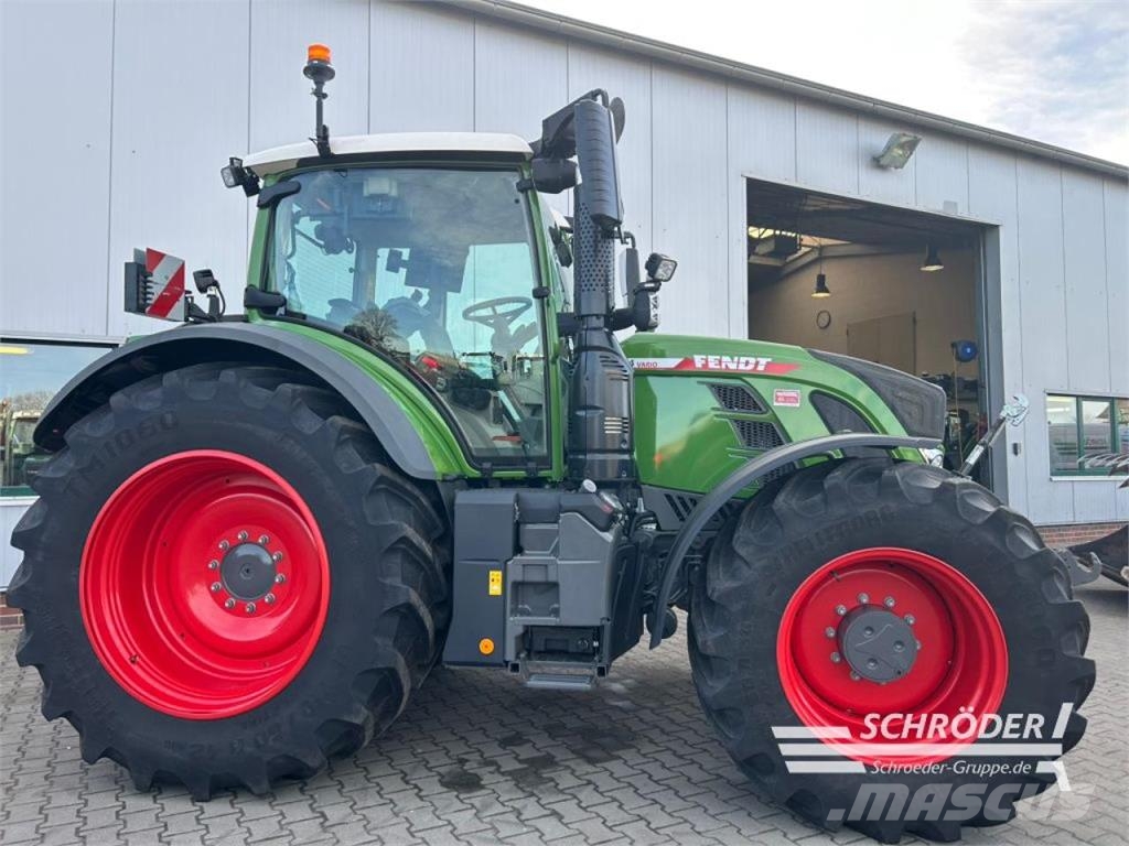 Fendt 724 VARIO GEN6 PROFI PLUS Трактори