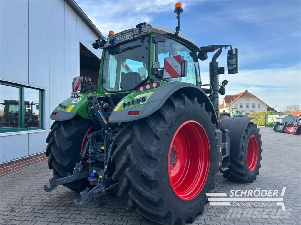 Fendt 724 VARIO GEN6 PROFI PLUS Трактори