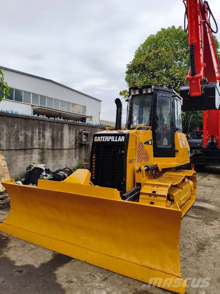 CAT D 5 K Pásové dozéry