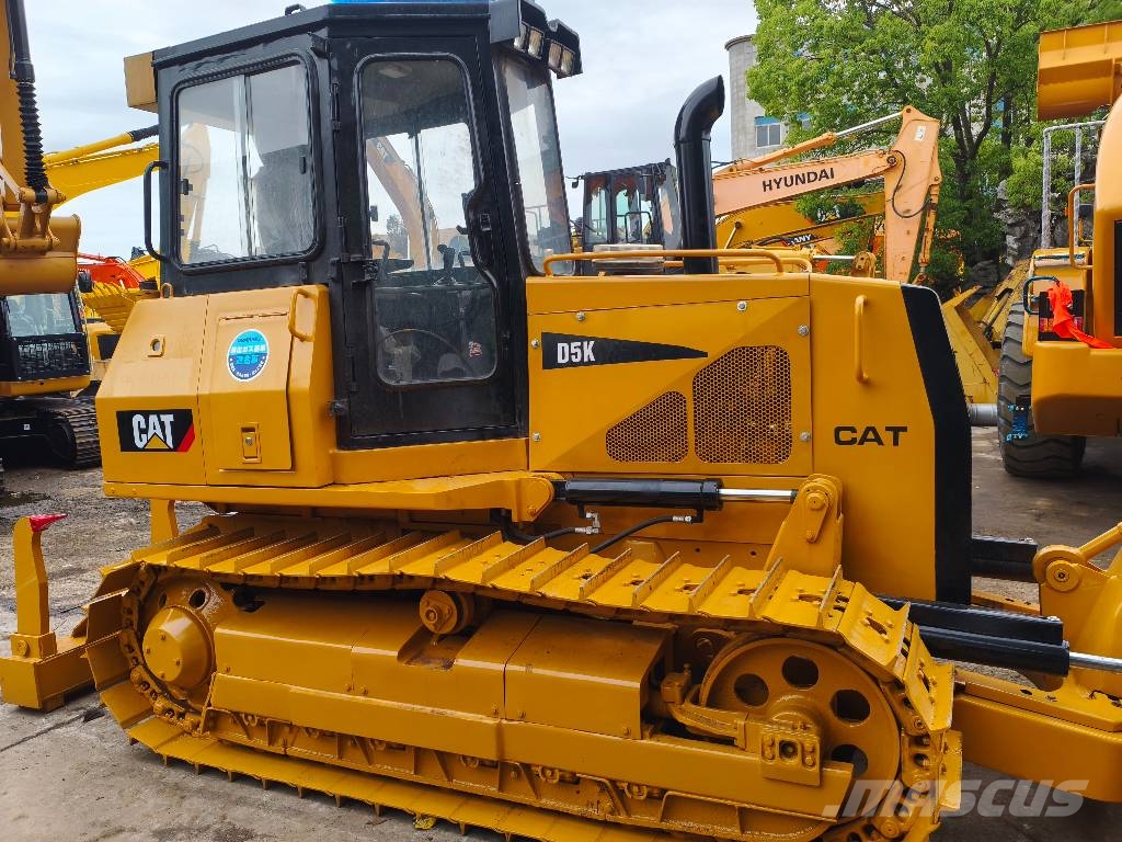 CAT D 5 K Pásové dozéry