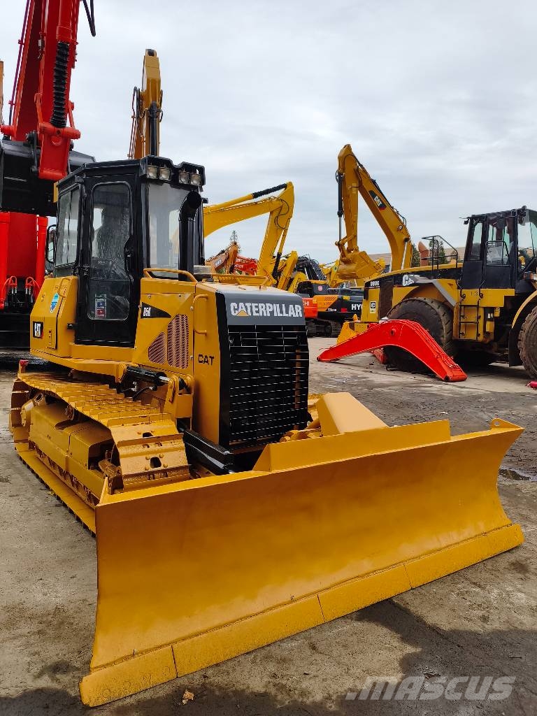 CAT D 5 K Pásové dozéry