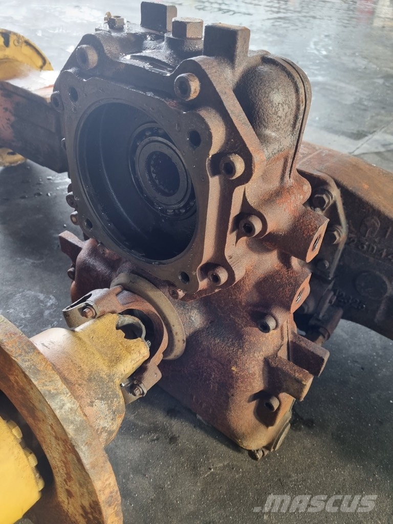 CAT 907 USED AXLES COMPLET محور العجلة