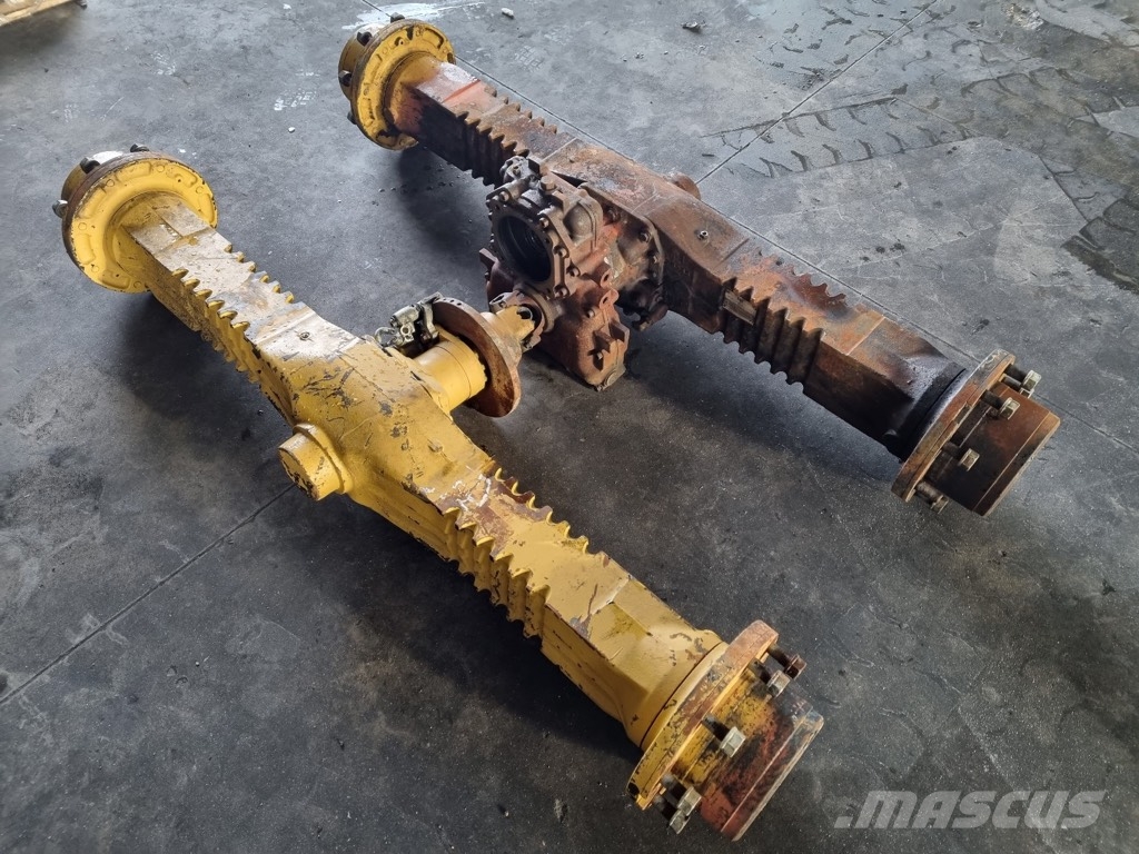 CAT 907 USED AXLES COMPLET محور العجلة