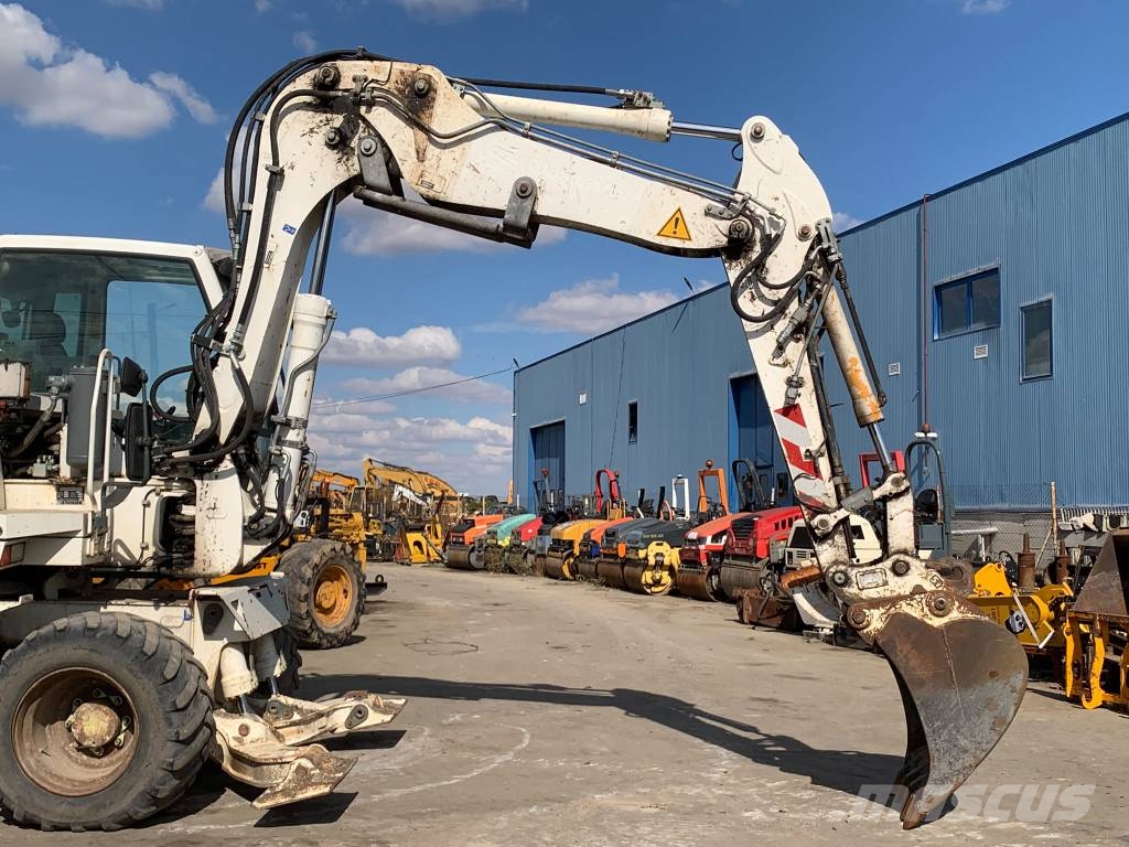 Liebherr A 311 Litronic Bageri točkaši