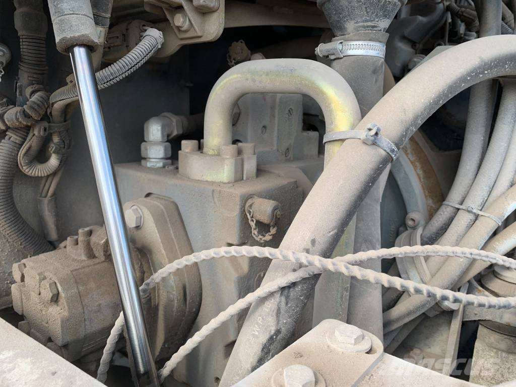 Liebherr A 311 Litronic Bageri točkaši