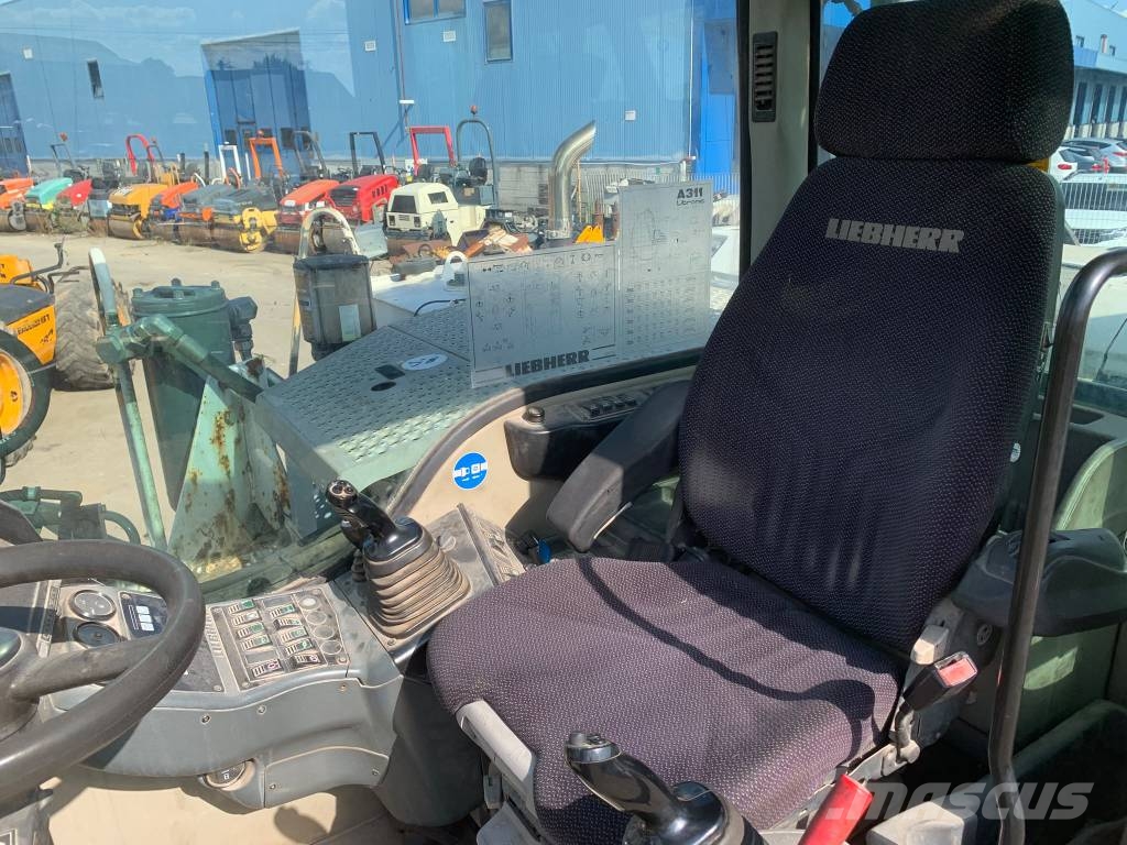 Liebherr A 311 Litronic Bageri točkaši
