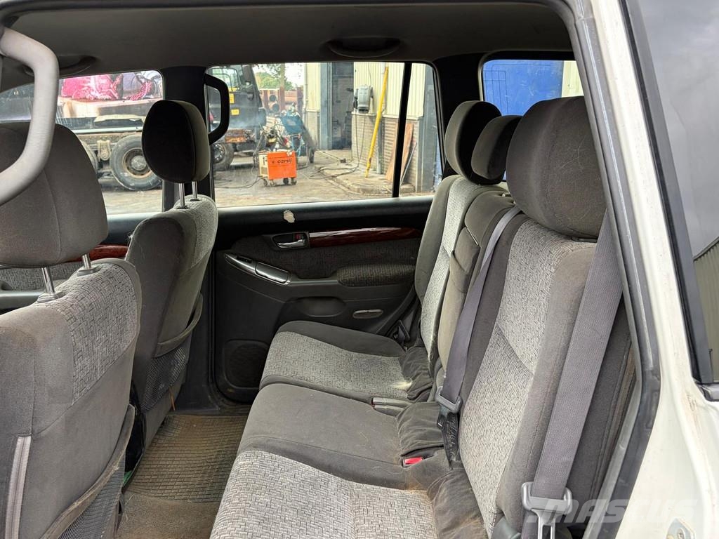 Toyota Land Cruiser Prado - SUV - 4x4 4WD - Automatic Gea Auto's