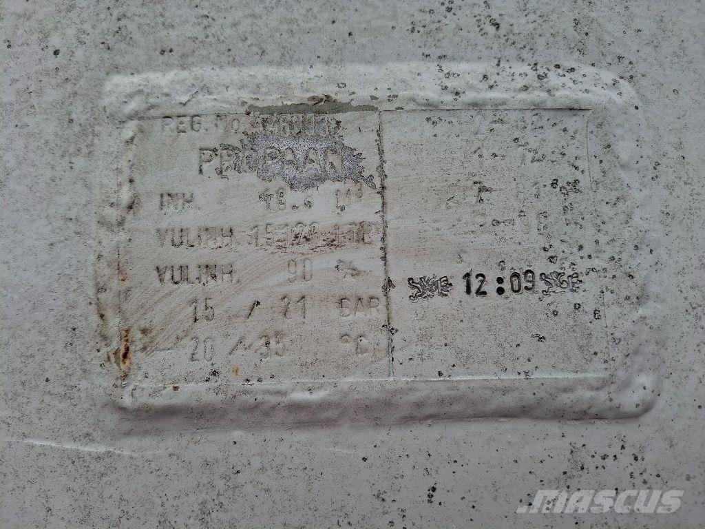 LPG / GAS 15.120 LITER Fuel and additive tanks