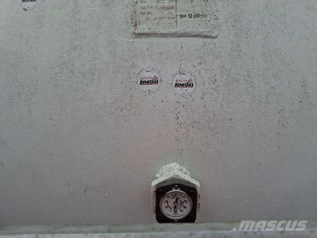 LPG / GAS 15.120 LITER Fuel and additive tanks