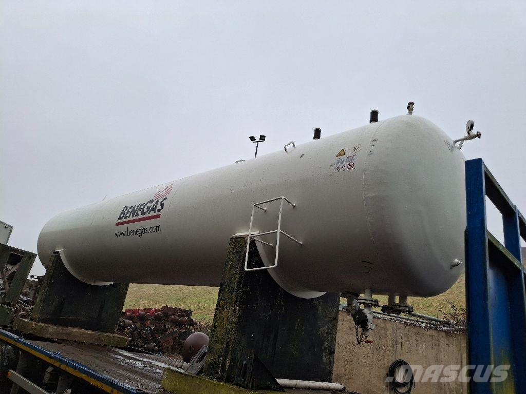 LPG / GAS 15.120 LITER Fuel and additive tanks