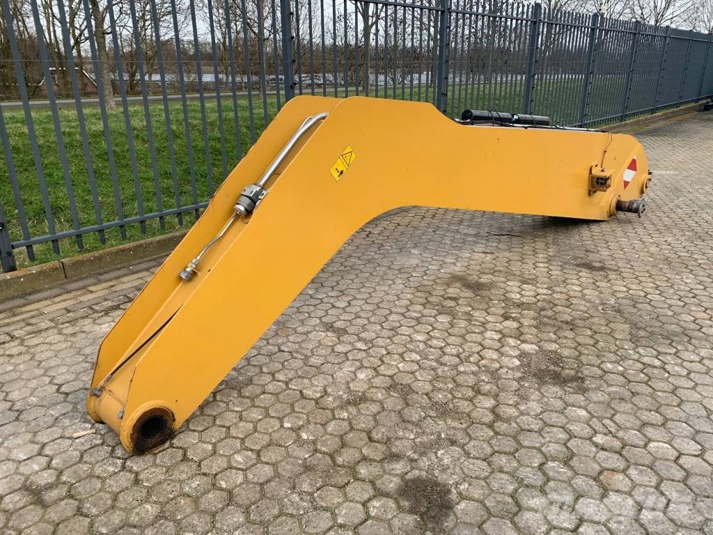CAT MH 3024 material handler boom and stick Tieflöffel