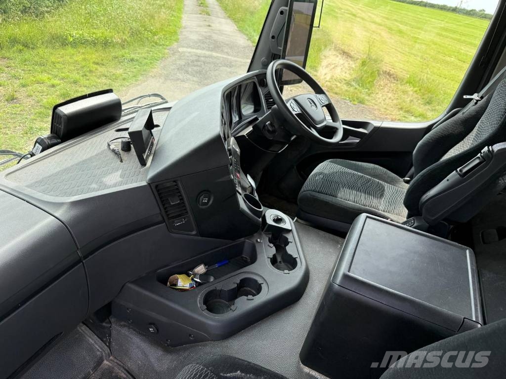 Mercedes-Benz Arocs 963-8-G Tipper Bañeras basculantes usadas