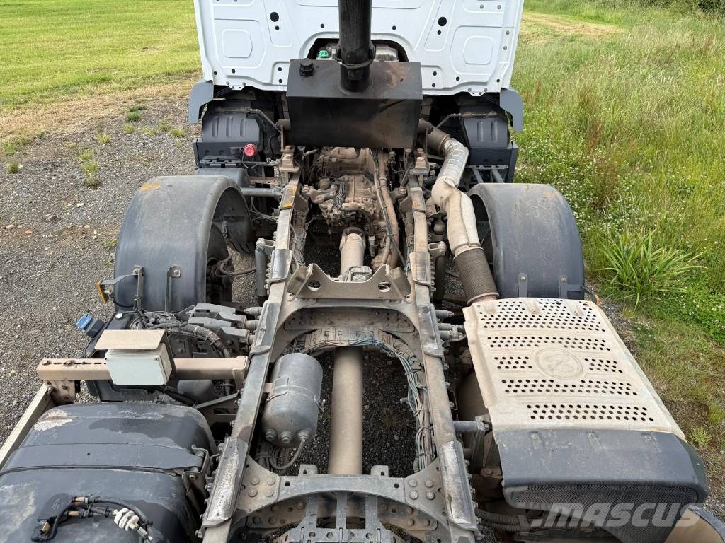 Mercedes-Benz Arocs 963-8-G Tipper Bañeras basculantes usadas
