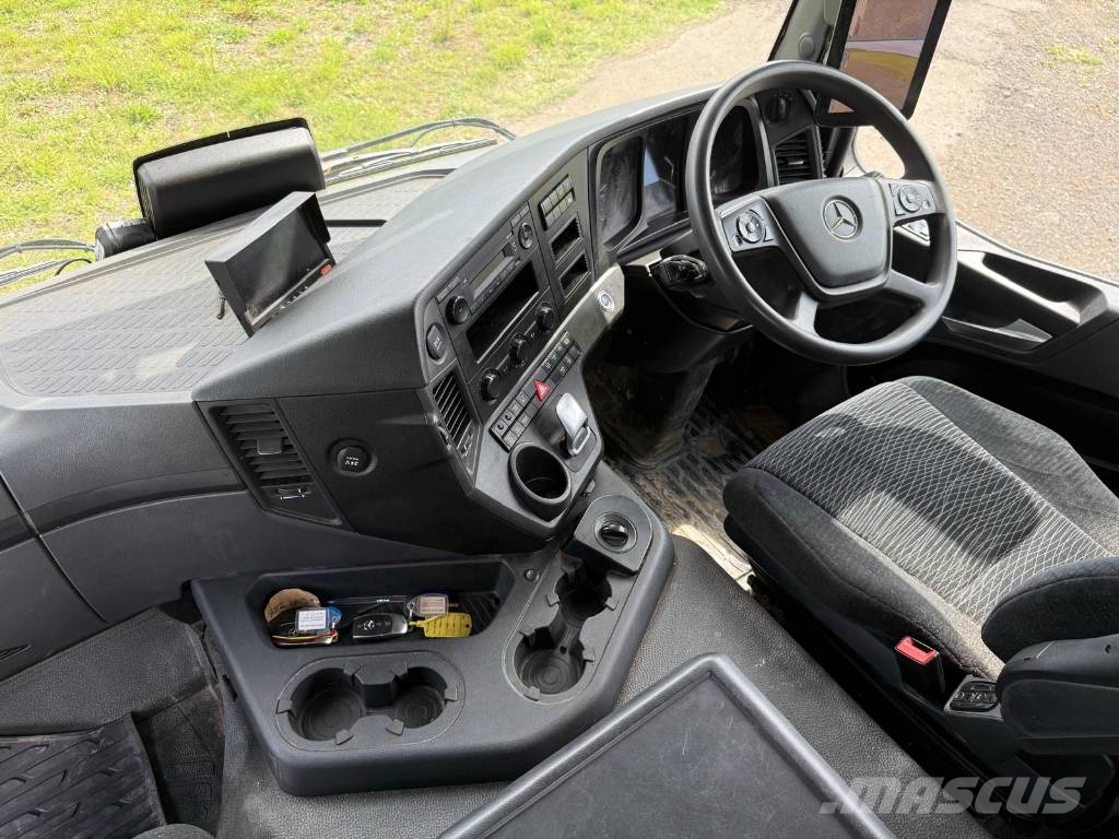 Mercedes-Benz Arocs 963-8-G Tipper Bañeras basculantes usadas