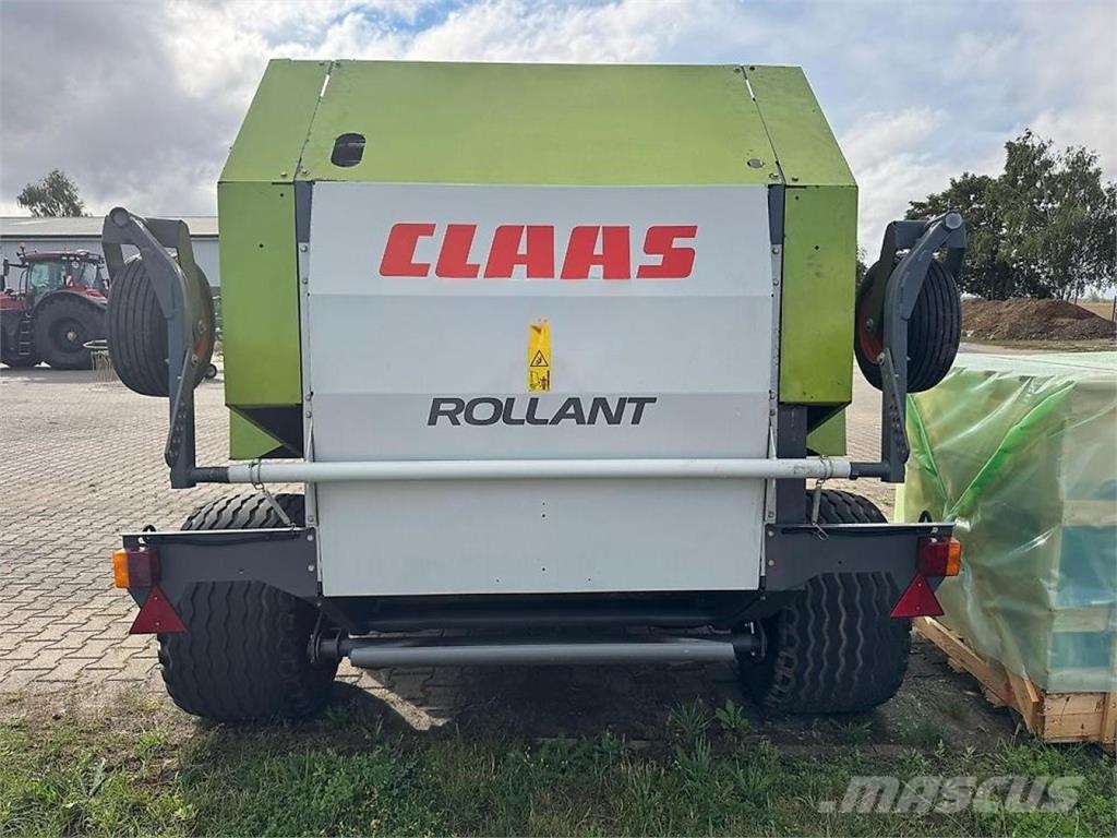 CLAAS Rollant 374 RC محزمات مستديرة