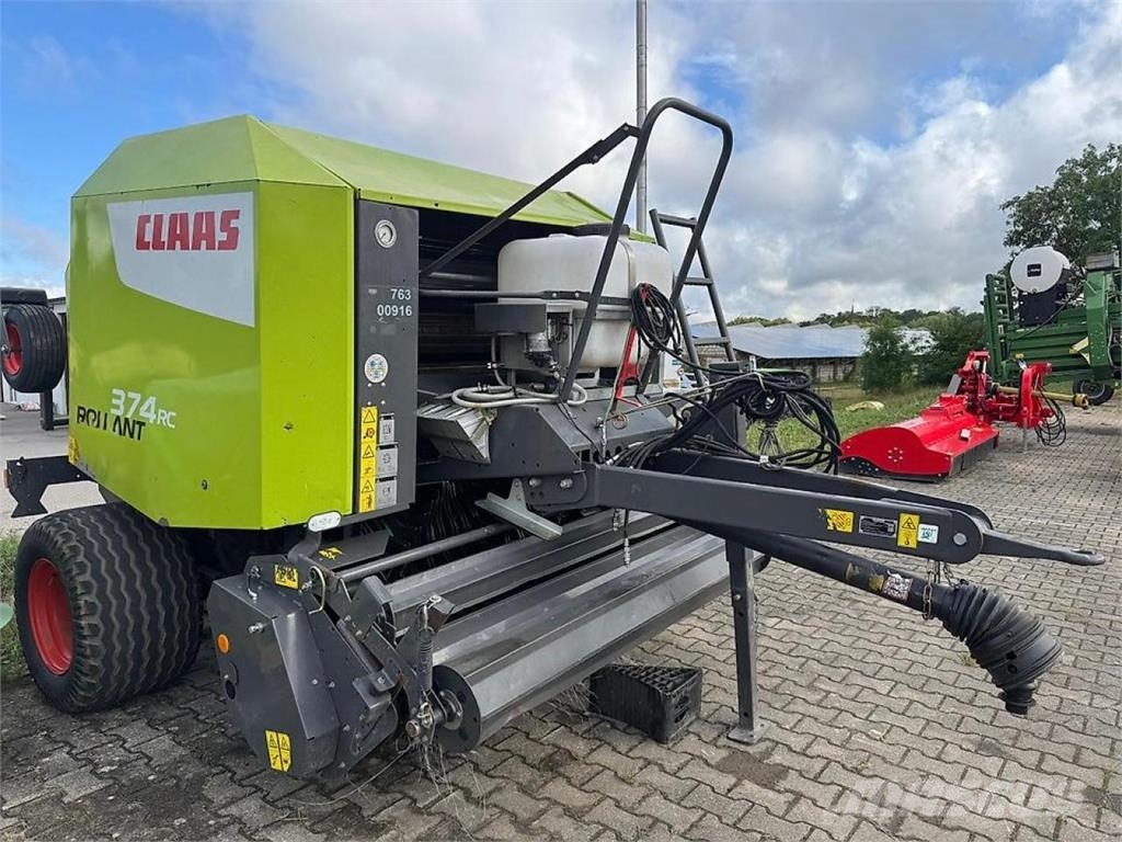 CLAAS Rollant 374 RC محزمات مستديرة