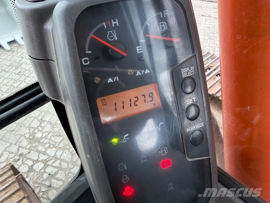 Hitachi ZX210 LC-1 . Telakaivukoneet