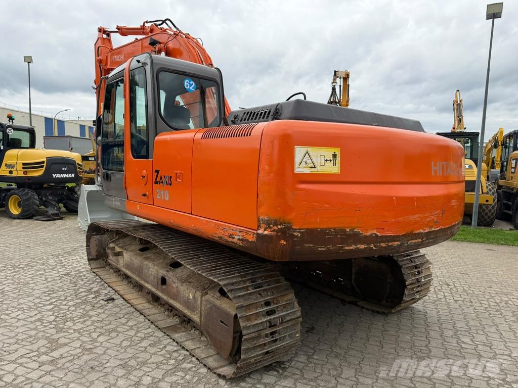 Hitachi ZX210 LC-1 . Telakaivukoneet