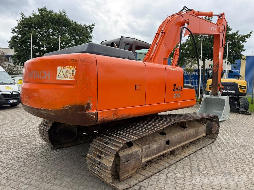 Hitachi ZX210 LC-1 . Telakaivukoneet
