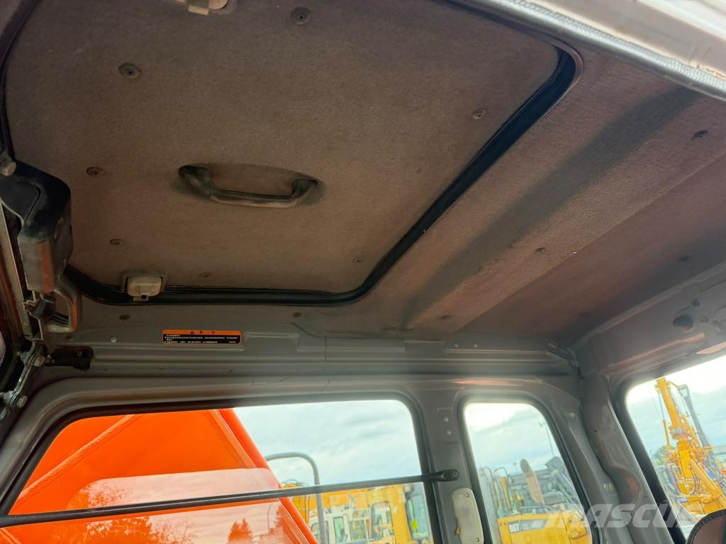 Hitachi ZX210 LC-1 . Telakaivukoneet