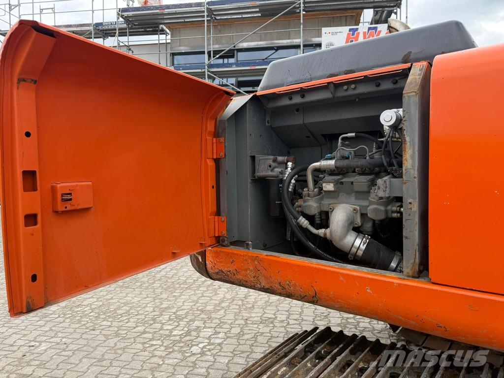 Hitachi ZX210 LC-1 . Telakaivukoneet