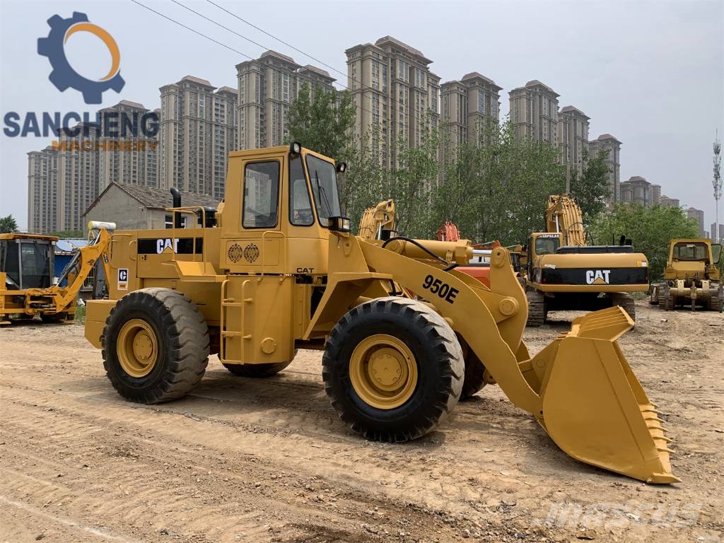 CAT 950E Iekrāvēji uz riteņiem