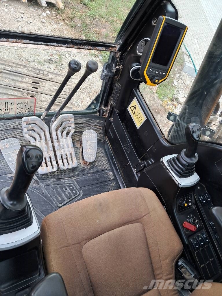 JCB JS 220 LC Rupsgraafmachines