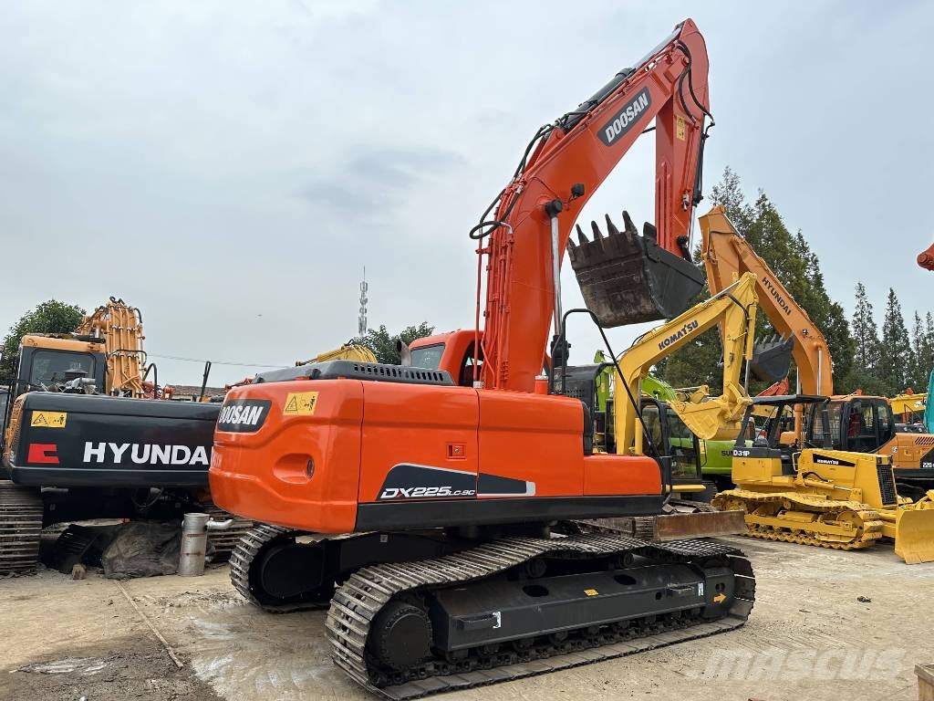Doosan DX 225 LC Excavadoras sobre orugas
