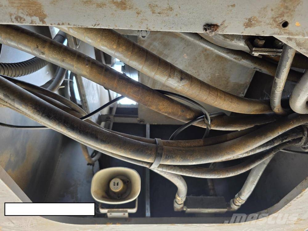 Sumitomo SCX900-2 رافعات مجنزرة