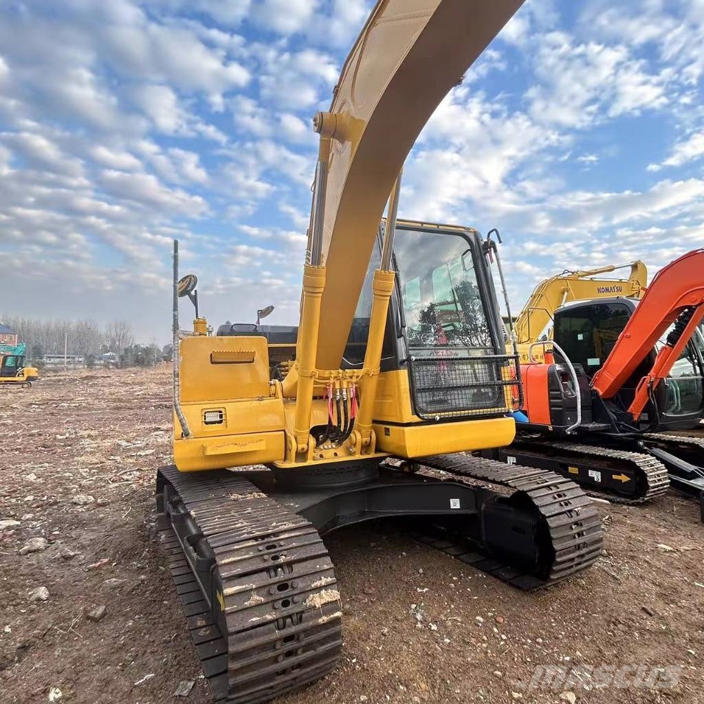 Komatsu PC 110 中型油圧ショベル 7t-12t(ユンボ・パワーショベル・バックホー)